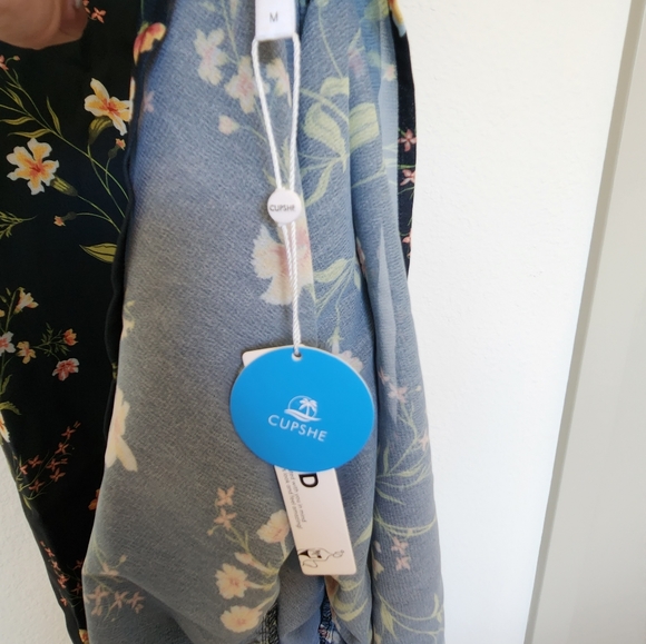 SOLD Brand new with tag size M - Picture 3 of 3